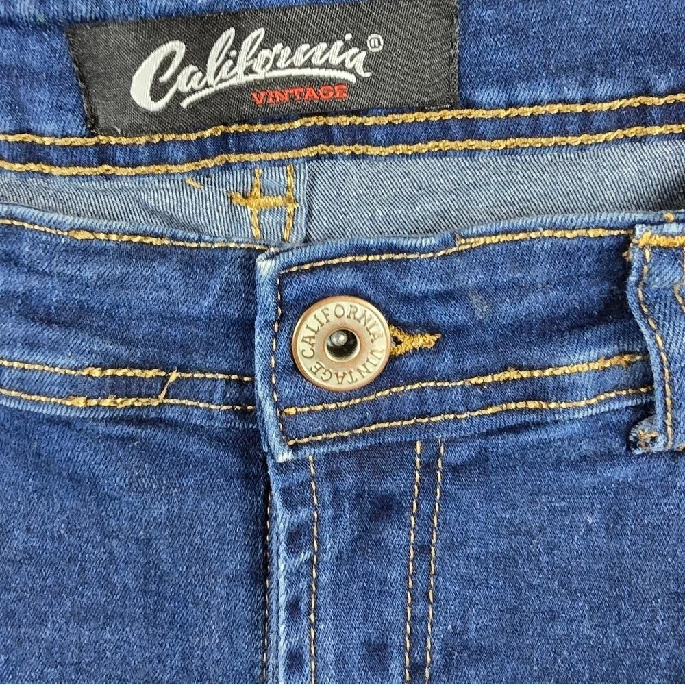 California Vintage Womens Distressed Skinny Jeans  Wash Blue Size 34‎ Distressed